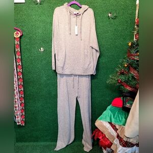 937 NWT Martha Stewart Gray Hoodie/Pant Set